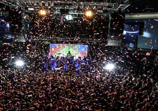 Interior of 9:30 club with crowd