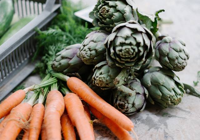 Carrots and artichokes 