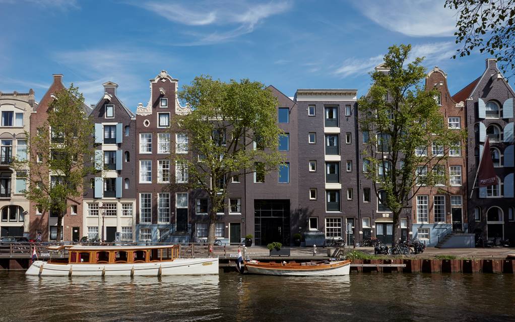 Exterior of Pulitzer Amsterdam sitting on the canal
